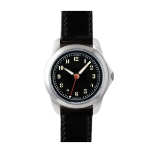 Reloj anOrdain Model 1 con esfera de esmalte negro brillante, números arábigos blancos y correa de piel negra.
