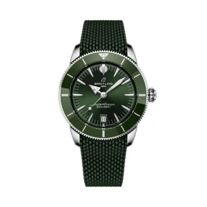 Reloj de buceo Breitling Superocean Heritage B20 Automatic con esfera y bisel cerámico verde, y correa de caucho estilo malla.