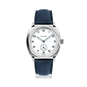 Reloj Fears Brunswick con caja de forma cojín de acero inoxidable, esfera blanca brillante, agujas de acero azulado y correa de piel azul marino.