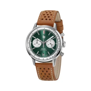 Reloj cronógrafo LIP Rallye Chronographe con esfera verde esmeralda sol, subesferas blancas estilo panda invertido, ventana de fecha a las 6 y correa de piel marrón perforada.