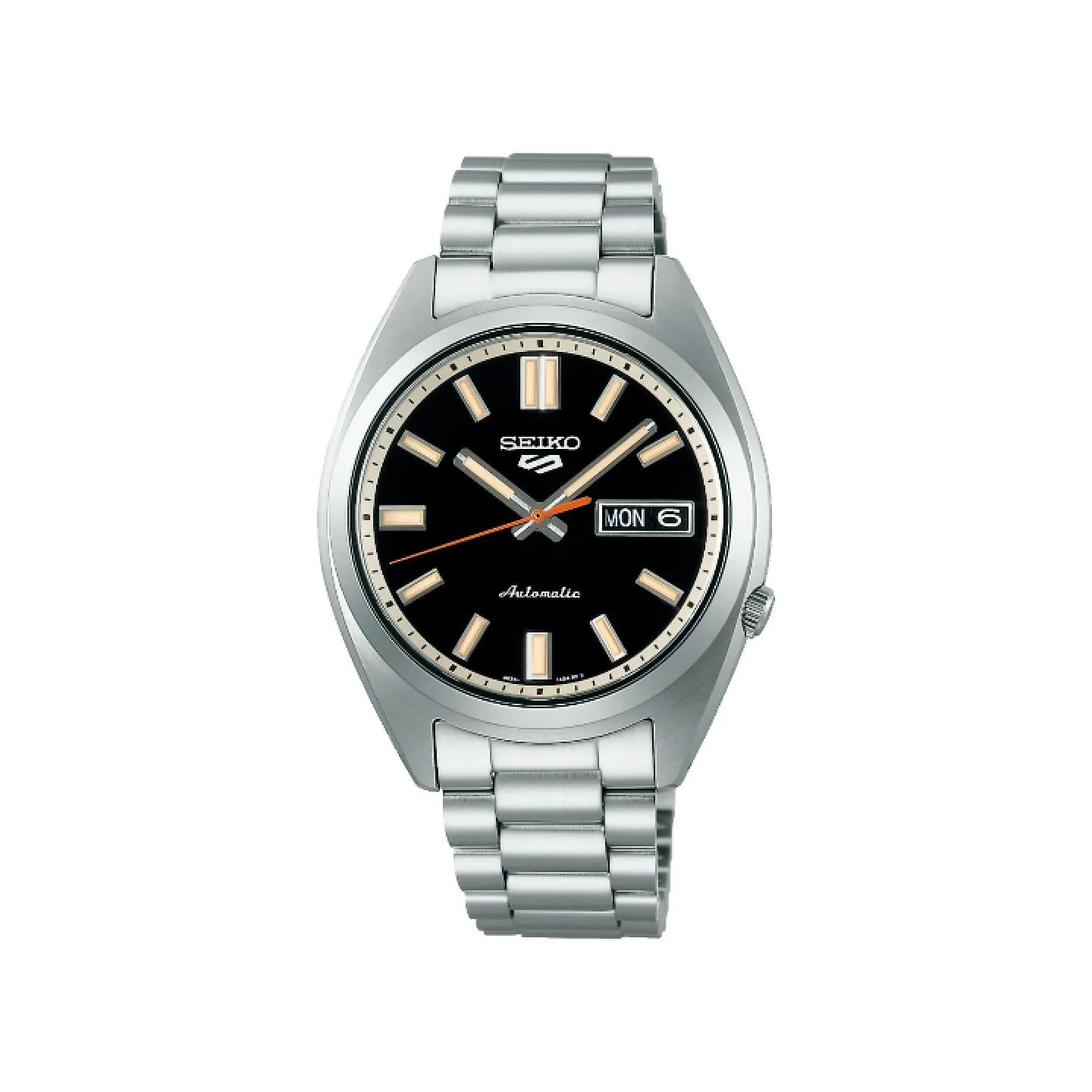 Reloj automático Seiko 5 Sports con esfera negra, índices luminiscentes en tono crema, aguja de segundos naranja y brazalete de acero inoxidable.