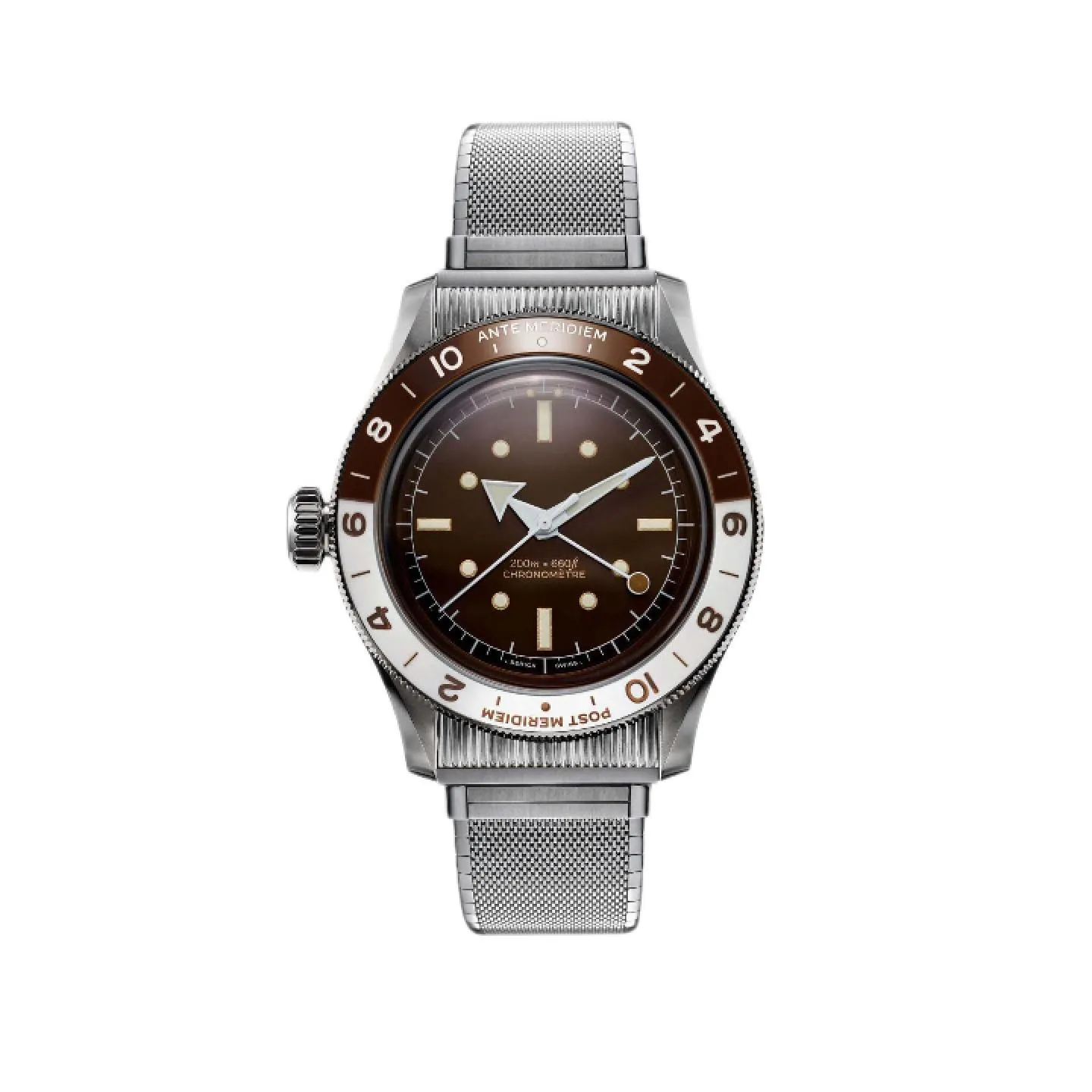 Reloj de buceo Serica 5303 GMT Chronomètre con esfera marrón, bisel cerámico bicolor para zonas horarias Ante Meridiem y Post Meridiem, y correa de malla milanesa.